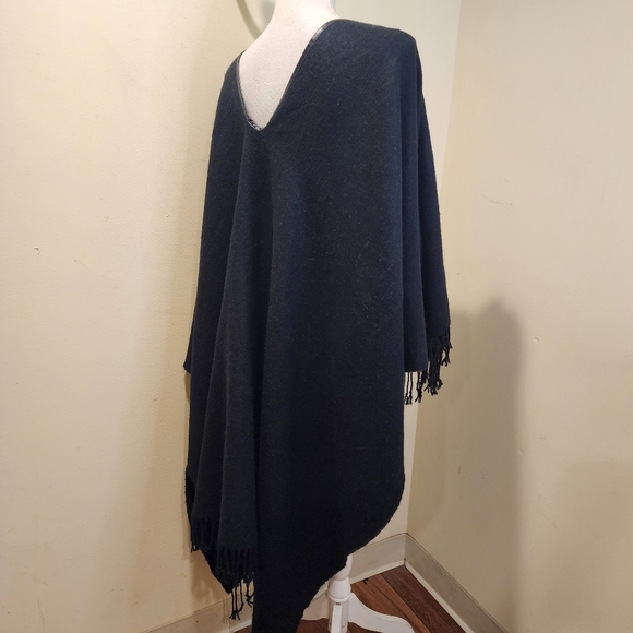 Ann Taylor Black Fringe Faux Leather Trim Open Poncho One Size - Picture 3 of 13